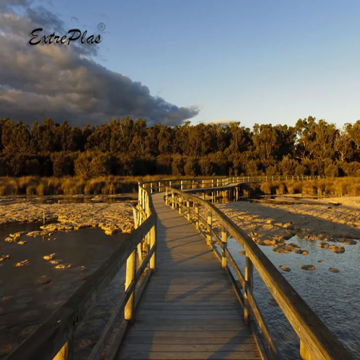 Konstrukcinė plastikinė mediena